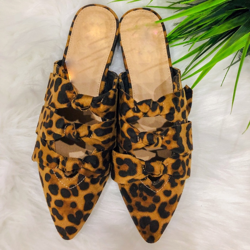 NEW‼️LEOPARD POINTED SUEDE MULES SLIP-ON- shoe - Picture 2 of 3